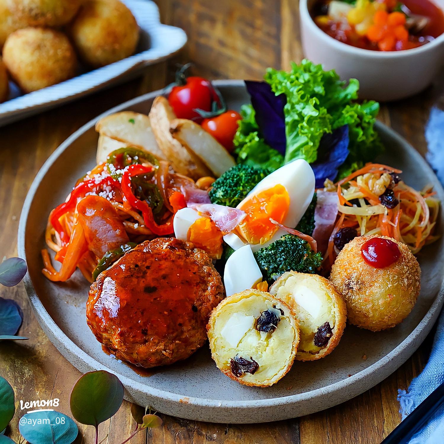 ハンバーグプレート☄️🥣おうちごはんフーディーテーブルおうちごはんloverてづくりごはん365主婦家ご飯お昼ご飯献立ごはん記録料理好きな人と繋がりたいfoodpicfoodstagramワンプレートカフェプレートワンプレートランチカフェごはん