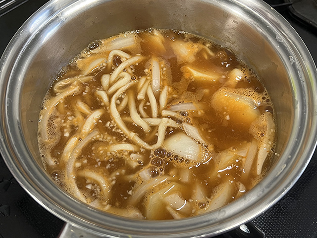 俺たちの豚汁うどん期間限定で新登場 丸亀製麺の“技”と株式会社 TOKIO の“力”で生まれた共創の一杯 豚汁だけど、豚汁じゃないsotokoto online ソトコトオンライン