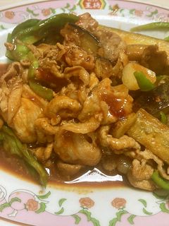 牛肉ピーマンコチュジャン炒め月見丼 レシピ・作り方 by mococo05 - 楽天レシピ