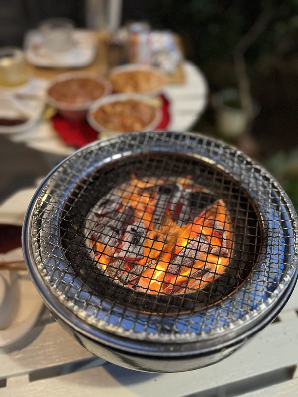 炭火七輪で食べる新鮮ホルモン‼️美容と健康に良いという、ホルモン専門店情熱ホルモンさんへ‼️ハナハナとは、豚🐽のハナ‼️牛肉ももちろん美味しく、カルビもゲタカルビも分厚いです‼️池袋西口を初めて探索しましたが、かなりエキサイティング‼️情熱ホルモン