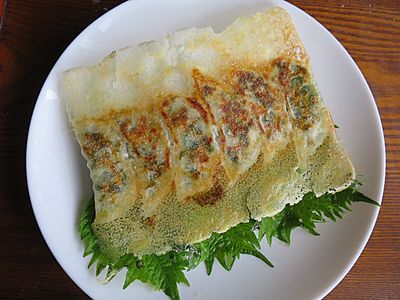 外はパリパリ、中はジュワ〜! パリパリ羽根つき餃子のレシピ動画・作り方デリッシュキッチン