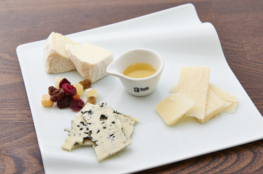 チーズの盛り合わせで楽しむ方法!@新宿東口 居酒屋 せんべろ 昼飲み ステーキ公式 ビーフキッチンスタンド 歌舞伎町店