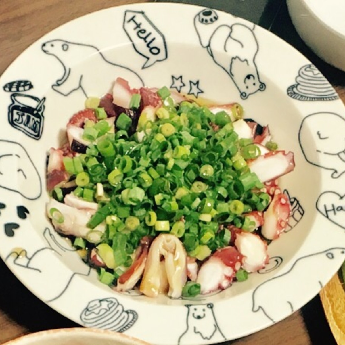 この組み合わせ最＆高！！！, タコとネギと調味料だけでできちゃう「タコのねぎだく」,ニンニクはチューブでもOKだけど、できれば青森県産とかのちょっといいやつを刻むと、レベルが上がるよ＾＾,タコも例年なみの価格になったから、やっと気軽に楽しめるよね,おつまみレシピおつまみ簡単料理レシピ簡単レシピキャンプ料理キャンプ飯レシピキャンプ飯ベランダ飯