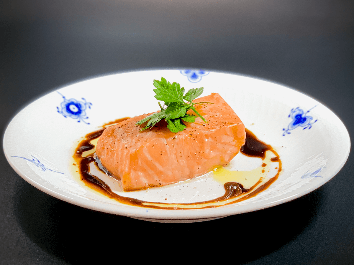 自宅 フレンチコース 前菜サーモンTikTok