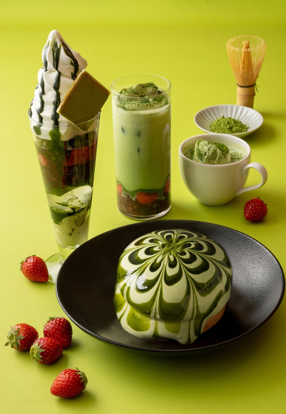 ファミマ 新作スイーツ・実食レポ 「宇治抹茶づくし」おすすめスイーツ3選!宇治抹茶の老舗「上林春松本店」監修・こだわりの本格宇治抹茶 を使ったテリーヌショコラ、ティラミス、生チョコ餅をご紹介るるぶ&more