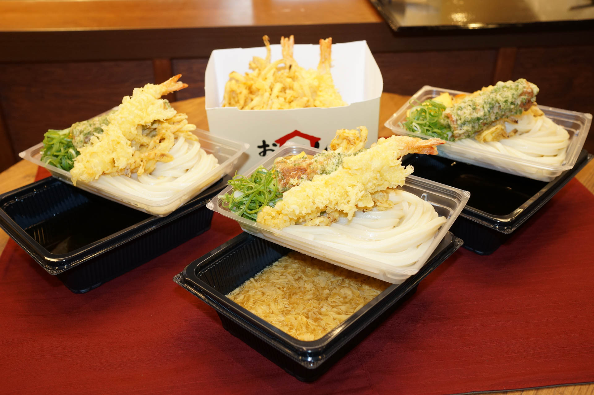 岡山市中区のテイクアウト 丸亀製麺 東岡山店 CMでも目にするお持ち帰り専用うどん弁当4種類で夕食タイム！食道楽の岡山ランチ