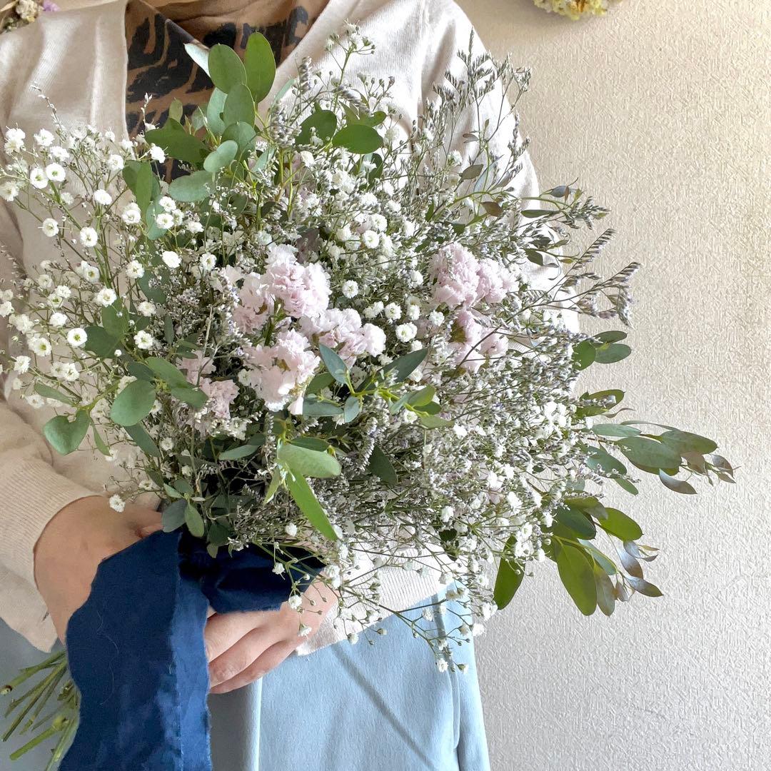 かすみ草のブーケ 刺繍ブローチ 白iichi 日々の暮らしを心地よくするハンドメイドやアンティークのマーケットプレイス