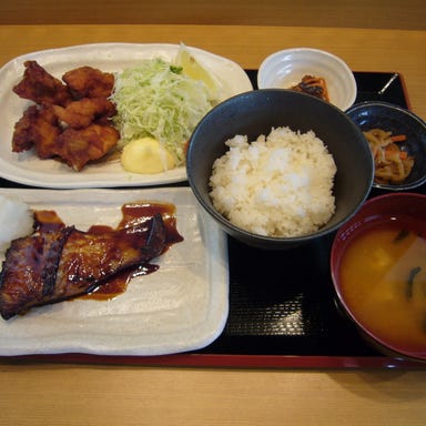 豊洲市場 創業明治42年 行列の絶えない人気店「海鮮丼 大江戸」全記事2,000以上、全て管理人が実食、東京で最も信頼されているグルメブログ