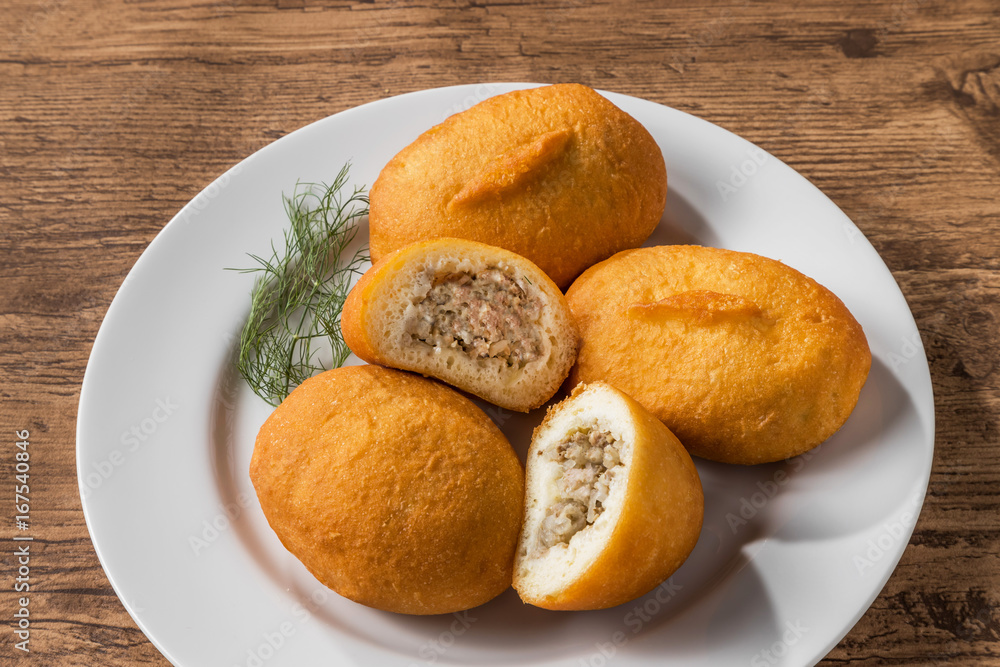 ウラジオストクのピロシキは屋台がおすすめ！ピロシキを楽しむコツを解説！ユーロチカ