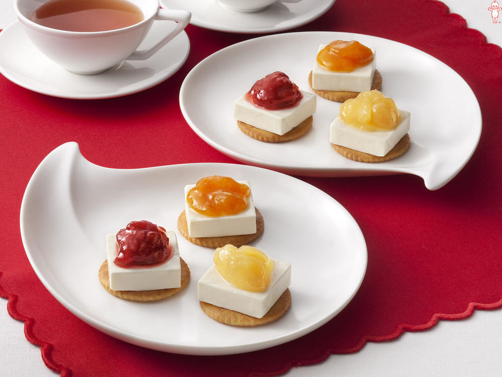 クリームチーズのカナッペ！ナッツとベリーでおしゃれヘルシ