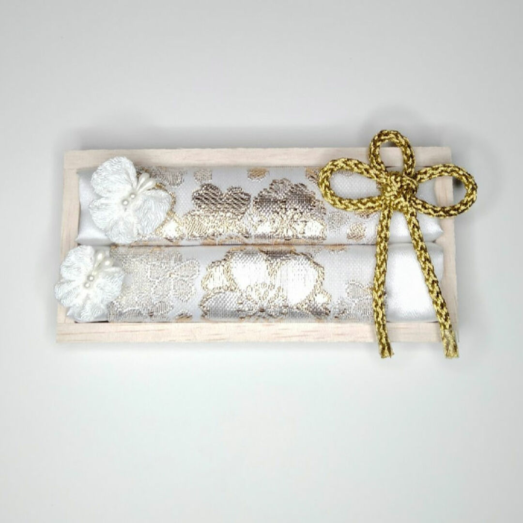 楽天市場 和風 リングピロー 菊友禅 完成品 桐箱入り ブライダル 和 花 ウエディング 結婚式 小物 和 神前式 和婚 和装 プレゼント ギフト贈り物 指輪 ケース ちりめん 風呂敷 袱紗 ふくさ 上品 こだわり リングケース ボックス ウエルカムアイテム リボン 結婚祝い