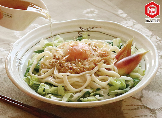 白だしでつくる冷やしぶっかけうどん