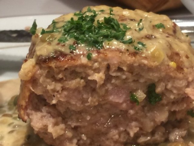 美味しい卵黄肉汁ハンバーグ丼の作り方