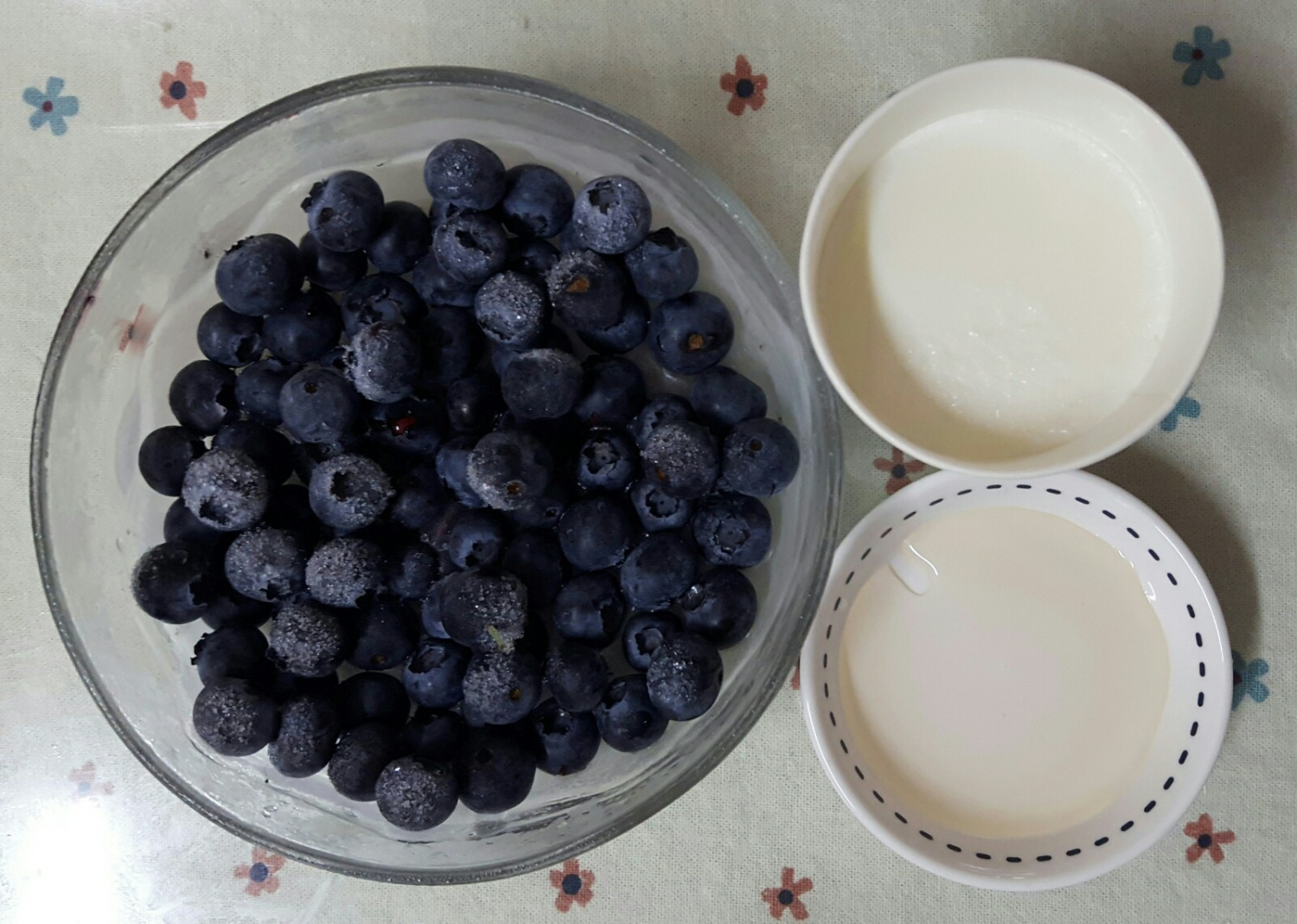ブルーベリージャムと牛乳で！手作りアイスクリーム☆