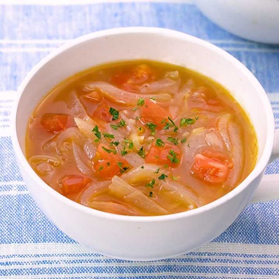 電子レンジで 新玉ねぎのコンソメスープ