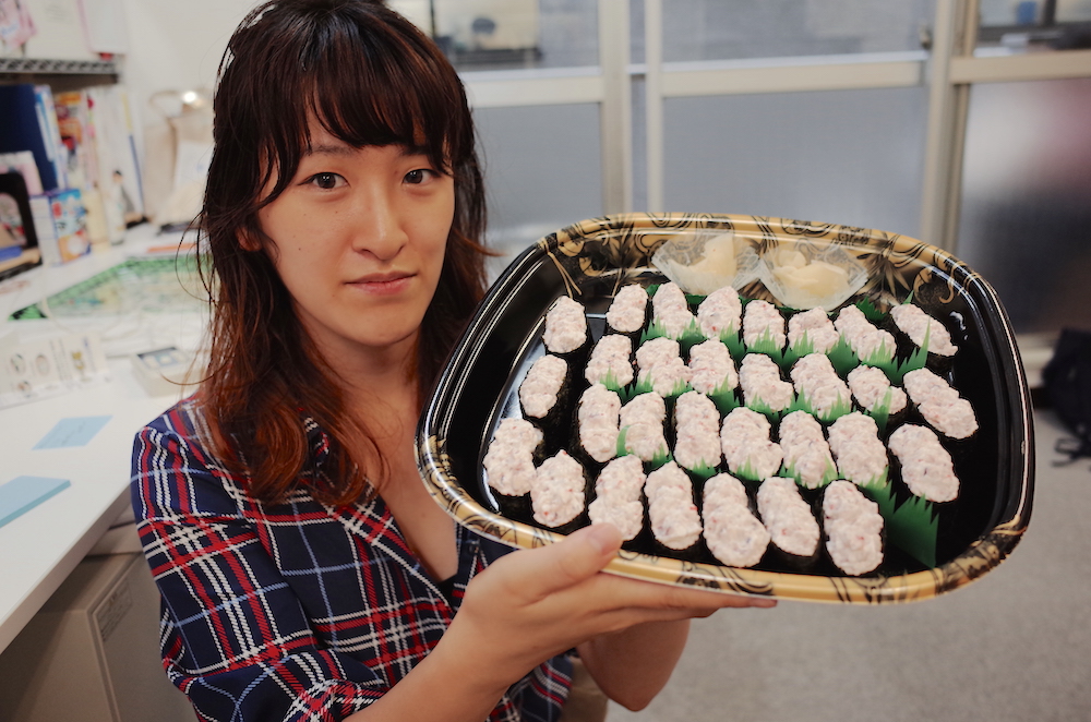 プライド 4大回転寿司ガチ食べ比べ「サラダ軍艦」編！ スシロー・はま寿司・くら寿司・かっぱ寿司で1番ウマいネタを探す：第15回ロケットニュース24