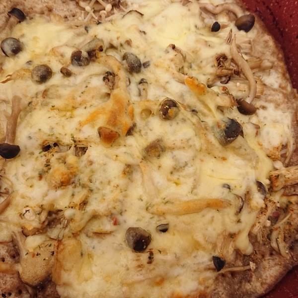 たっぷり麹きのこの和風ピザ