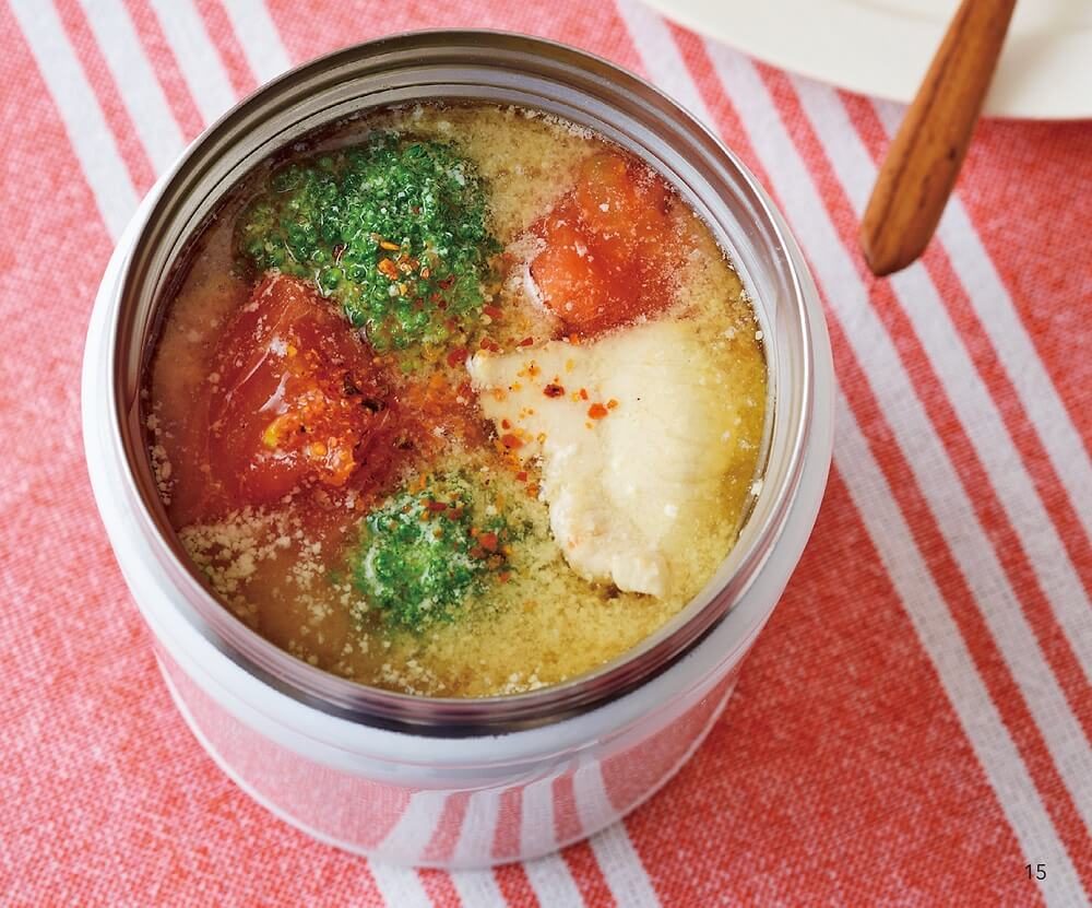 新刊！「スープジャーとおにぎり弁当」多種多様なおにぎりと、それに一番合う汁物をセットで提案。スープジャーだからこそできる、汁物づくしのお弁当が楽しめる一冊。10月17日発売！ ただいま予約受付中！ https:www.amazon.co.jp dp 4415334733豚汁バリエ