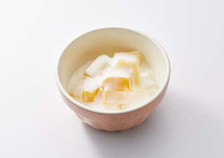 すりおろしりんごのフルーツヨーグルト ピュレフルーツ すりおろしりんご使用