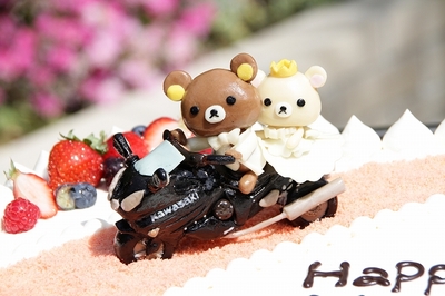 マジパン講習会1日目！, 有信瑠星さんによる, @ryuu627, マジパン講習会、1日目が終わりました！, 可愛い女の子の人形作りを通して,マジパンの基礎、, 大切な部分を沢山教えていただきました ！, 研究され培われてきたマジパンのノウハウ。,受講者の方は大会に挑戦される方も多く、, とても良いヒントや刺激になったかと思います！, ご参加されたみなさまありがとうございます！,