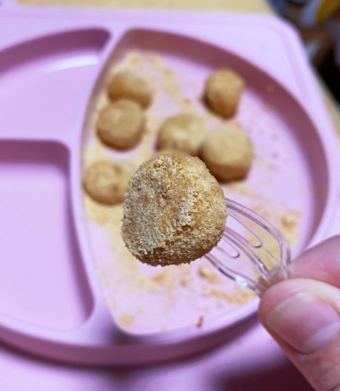 かわいい！作ってみたい！と思ったら「❤」スタンプで教えてね！コメントもうれしいです💌, あっという間に10月 🍂はやいですね😮,10月といえば、ハロウィン🎃, ちょっとハロウィンっぽいもの作りたいなって時に、このおばけ餃子なんてどうですか？👻,トースターで焼くだけだから当日でも簡単に作れるよ♪, パリッパリの餃子の皮に、, かぼちゃのハニーナッツサラダを包みました🎃,