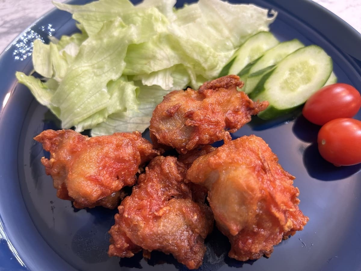 業スーの赤い揚げ物が濃くて爽やか!? 『紅しょうがのかき揚げ』はピリッと酸味強めでめんつゆ丼がおすすめmitok ミトク