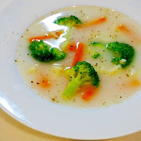 シチューの牛乳は最初から入れてもいい？メーカーの回答に「そんなことが起きるのか」「知らなかった」 - macaroni