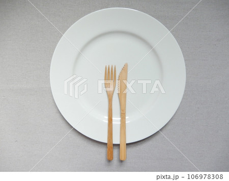 フランス在住者が教える本場のフレンチでのフォーク・ナイフの使い方フラルーガ