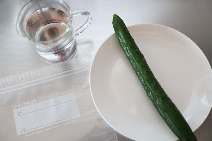 え！簡単すぎない!?しなしなきゅうりが意外な裏ワザで見事復活！ムダなく最後までおいしく味わおう やってみた 暮らしニスタ
