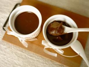 写真のスプーンで果物を食べる女性のクローズ アップイメージ_写真 id 352143566_PRF画像フォーマット_jp.lovepik.com