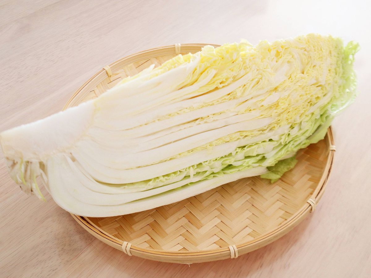 鍋野菜の代表格「白菜」 黒い点は食べても大丈夫？ 緑色と黄色どっちが新鮮？ 選び方をプロが解説ラジトピ ラジオ関西トピックス