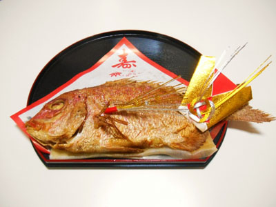 オーブンで焼く鯛の尾頭付き