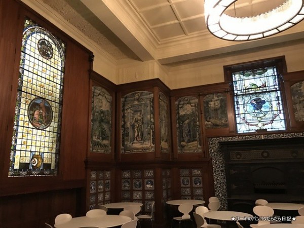 ロンドン観光ブログ : 圧巻！ヴィクトリア&アルバート博物館のミュージアムカフェ「V&A Cafe」