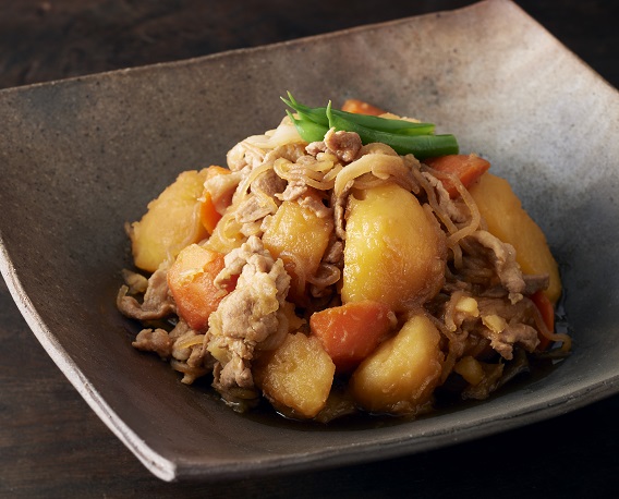 まいたけの炊き込みご飯秋といえば きのこが美味しい時期ですね🍄 シンプルに秋を感じる🍁 まいたけの炊き込みご飯🍚は いかがですか？ 薄味にしているのでおかずと一緒に食べても邪魔をせず まいたけ本来の美味しさを 十分に楽しめますよ😊 簡単に作れるので ぜひ