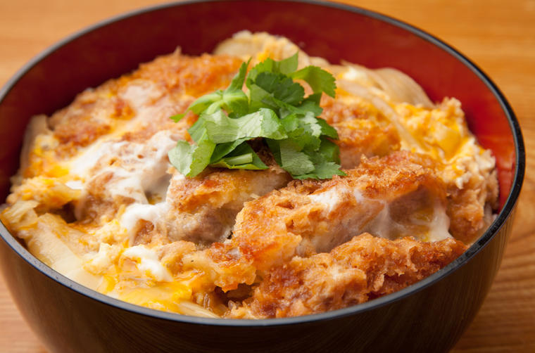 そば屋のカツ丼490円が絶妙すぎ!甘めのダシがイイっ!富士そば 渋谷B級グルメランチ紀行