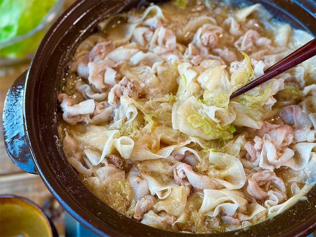 水菜のせ豚バラ白菜のミルフィーユ鍋の献立 主食：ヘルシー押し寿司、副菜：菜の花のくるみあえ 献立・メニュー 味の素パーク たべる楽しさを、もっと