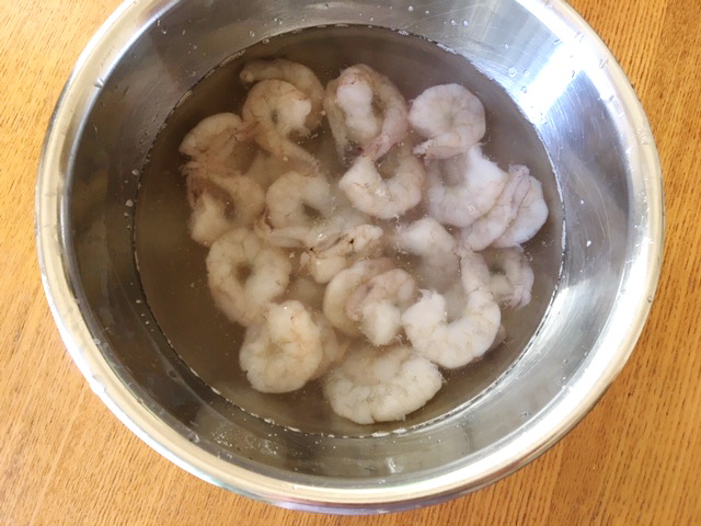 冷凍エビ 縮まずプリプリ！ぬめり・臭みを激減させる解凍方法・下処理とは？ ぱるとよ- エキスパート - Yahoo!ニュース