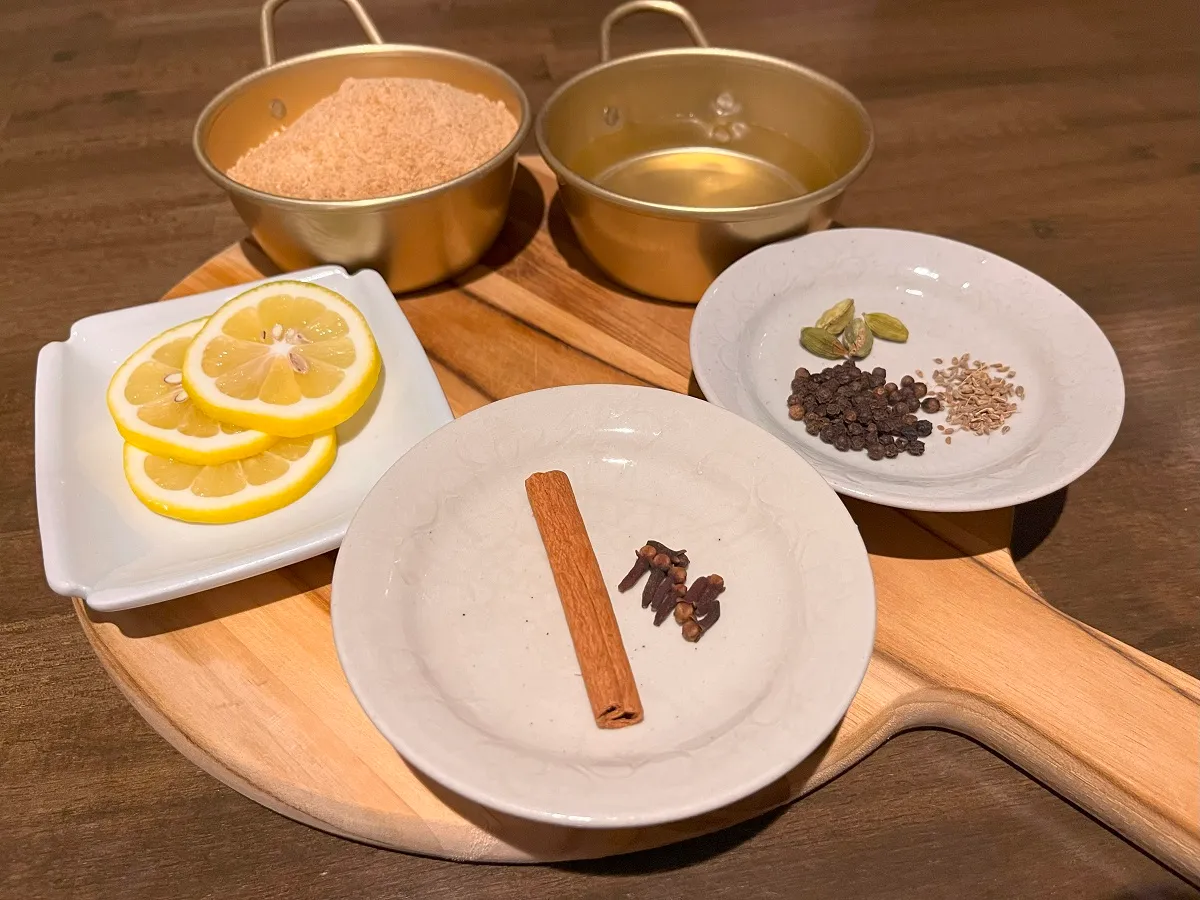 材料を煮るだけ! 手作りクラフトコーラの簡単レシピ。スパイス専門店が教えます三越伊勢丹の食メディアFOODIE フーディー