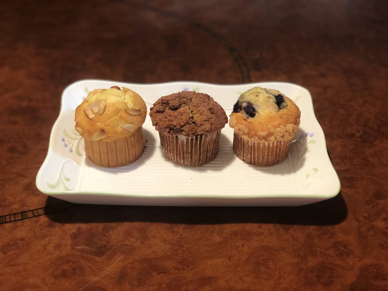 ミスタードーナツ しっとりマフィン チョコ - chocologue