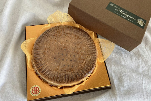 カルディ☆くるみとキャラメルのクッキーエンガディナーキム子と３びきのこぶた