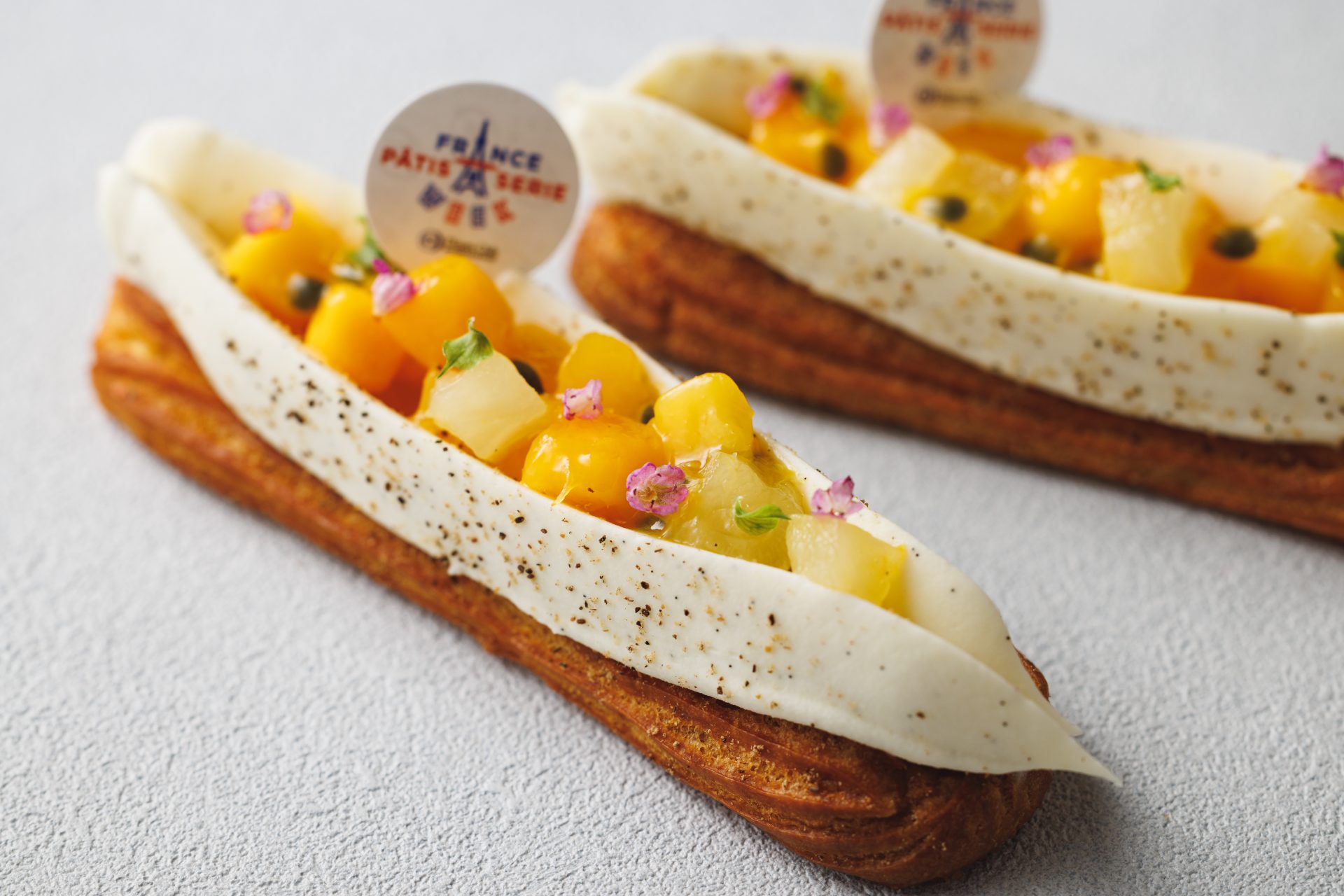 動画で解説 プロが教える「エクレア」の基本レシピ。失敗しないためのコツも