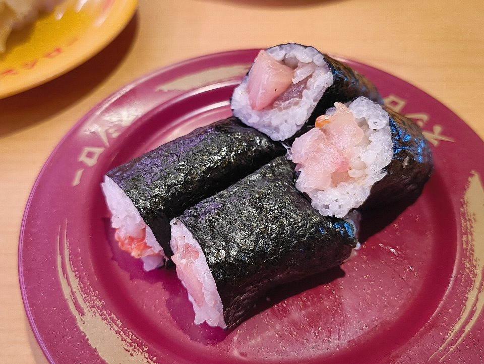 具がぎっしり「スシロー海鮮巻き重ね」の魅力にハマる : よく飲みよく食べよく笑う