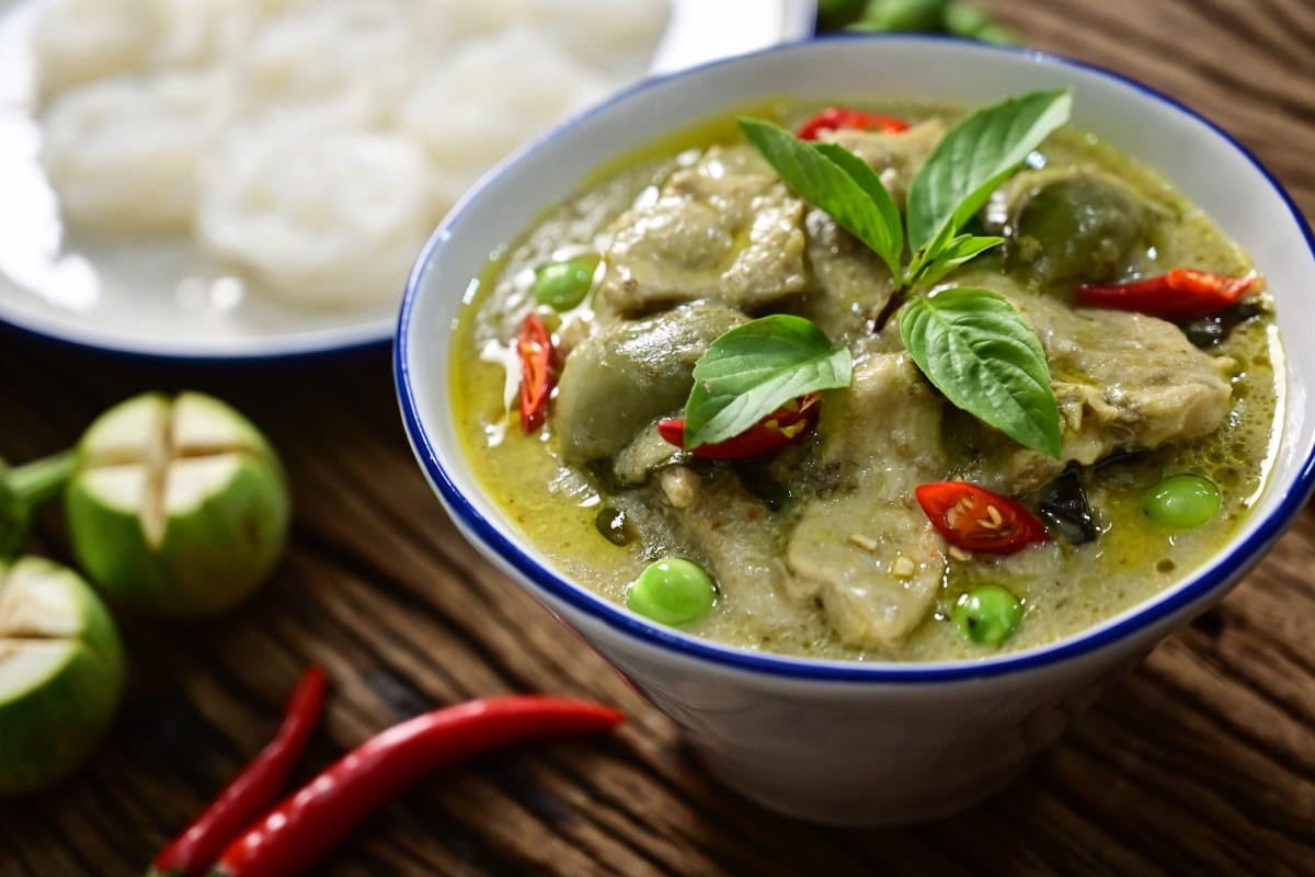 和食 「鶏肉と夏野菜のグリーンカレーペースト炒め」の作り方 クックハンド2020年7月24日放送分