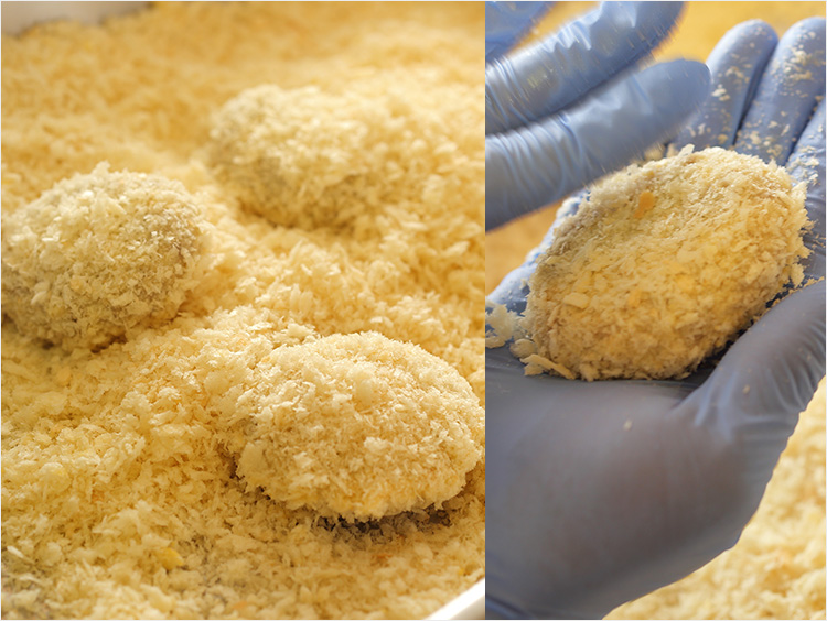 お肉なしで作る🍠「 さつまいもコロッケ」このレシピのポイントは↓の投稿文をチェックしてくださいね✨,----------------------------------, ✍️このレシピのポイントは , ✔️さつまいもだけでおいしい🍠,✔️ほんのり甘いコロッケ😀, ✔️おやつやお弁当にもおすすめ👏, ----------------------------------,