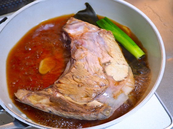 簡単!マグロのカマ煮付けレシピ