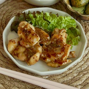 香川名物「骨付鳥」風鶏肉のオーブン焼き 簡単レシピ 作り方 オーブンで仕上げる骨付鶏。溢れる鶏油 チー油 は野菜にも合います