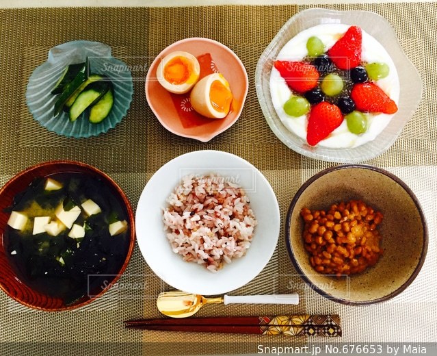 日本の朝ごはん」の19万点のロイヤリティフリー画像、写真素材、絵Shutterstock