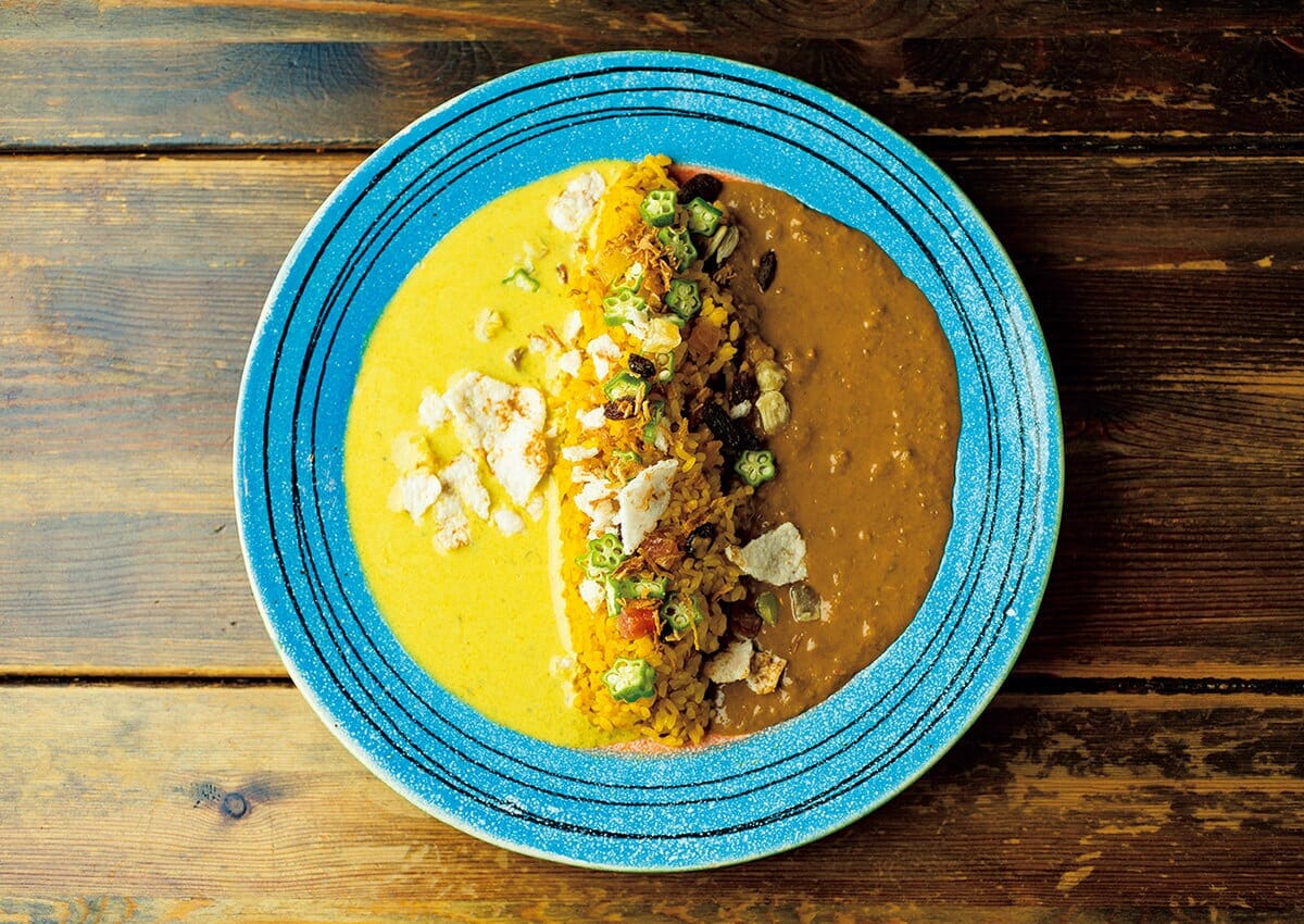グリーンカレープレート🍛🥗 ⁡ 野菜をたっぷり摂れる ワンプレートにしました☺️ ⁡ 使ったグリーンカレーの素は→→→③ ハチ食品さんの「アジアングルメ紀行 グリーンカレールウ 」 ⁡ 鶏肉、茄子、たけのこ、パプリカ、マッシュルームなど お好きな野菜を炒めたら水を