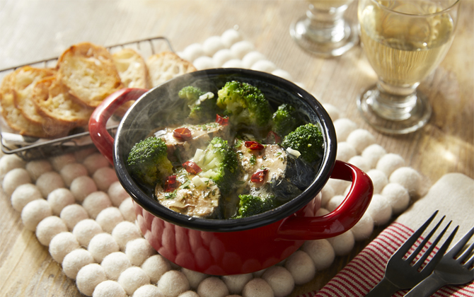 とっても簡単！ しめじと鯖缶のアヒージョ