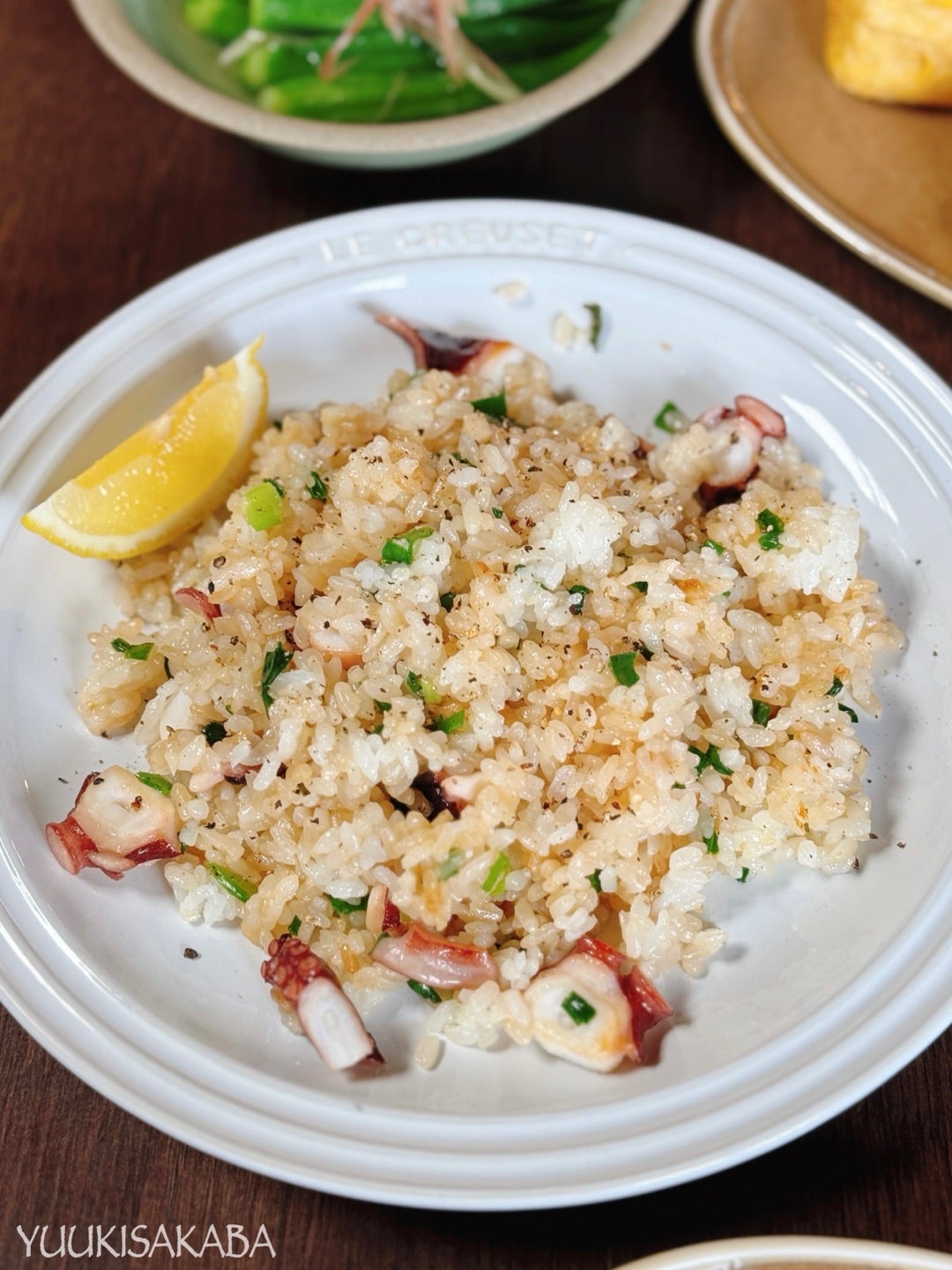 この組み合わせ最＆高！！！ タコとネギと調味料だけでできちゃう「タコのねぎだく」ニンニクはチューブでもOKだけど、できれば青森県産とかのちょっといいやつを刻むと、レベルが上がるよ＾＾ タコも例年なみの価格になったから、やっと気軽に楽しめるよねおつまみ